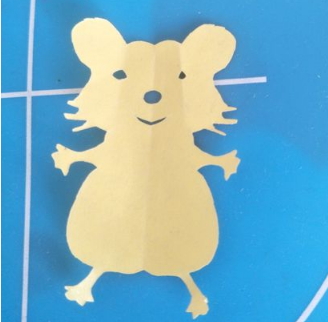 幼儿剪纸老鼠的方法-机灵的老鼠