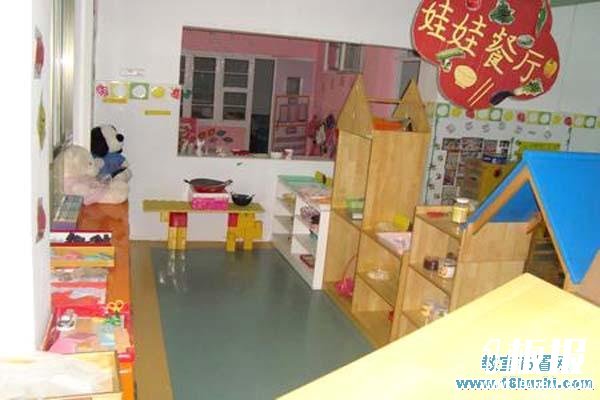 幼儿园角色游戏餐厅区角布置图片：娃娃餐厅