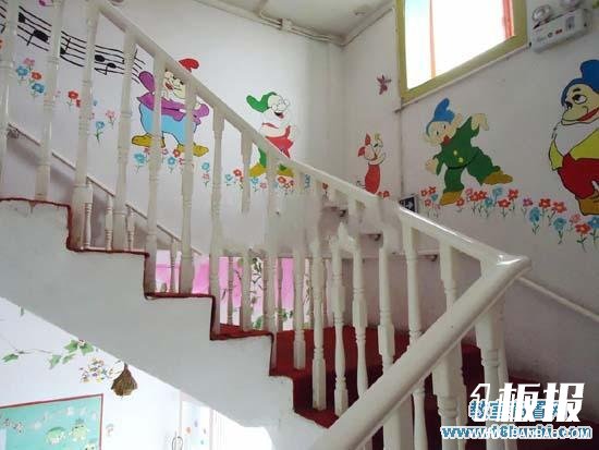 幼儿园楼梯墙面画:七个小矮人