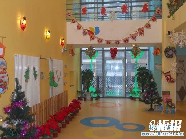 圣诞节幼儿园入门大厅环境装饰