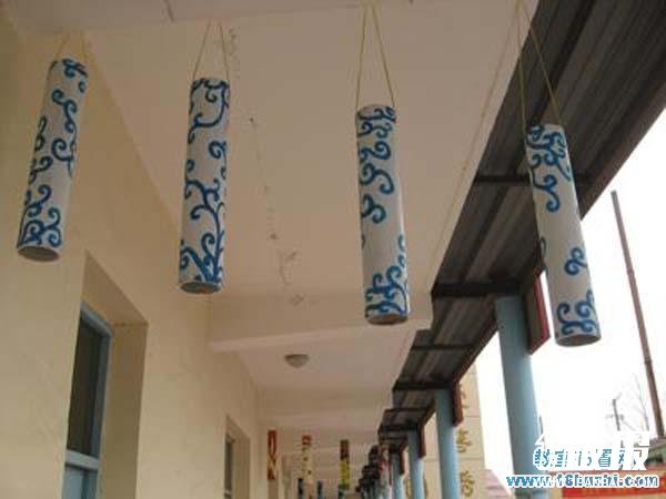 幼儿园走廊吊饰装饰:古典花纹圆筒